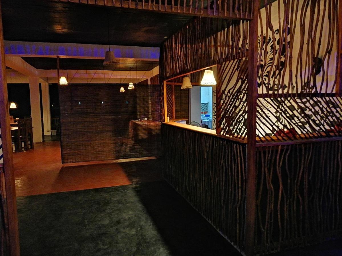 Macnara Travellers Inn Ratnapura Exterior foto